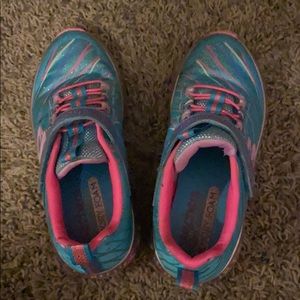 Skechers tennis shoes Girls size 13 1/2 Velcro